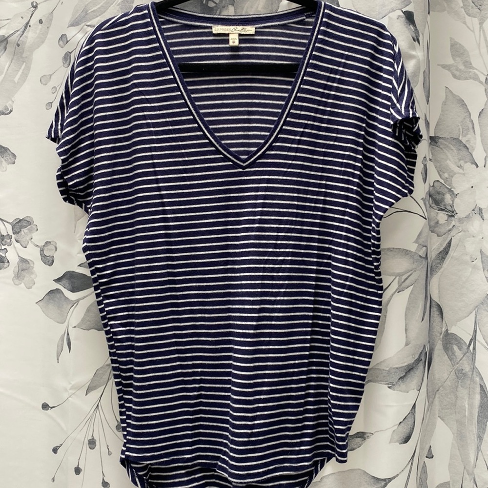 Express shirt, Women's Size XS